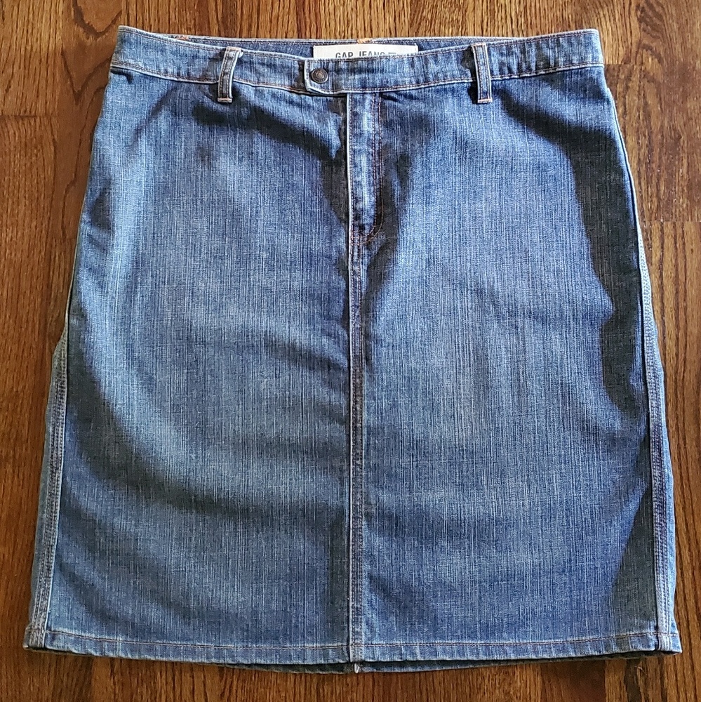 GAP Denim Skirt Pockets 22" length